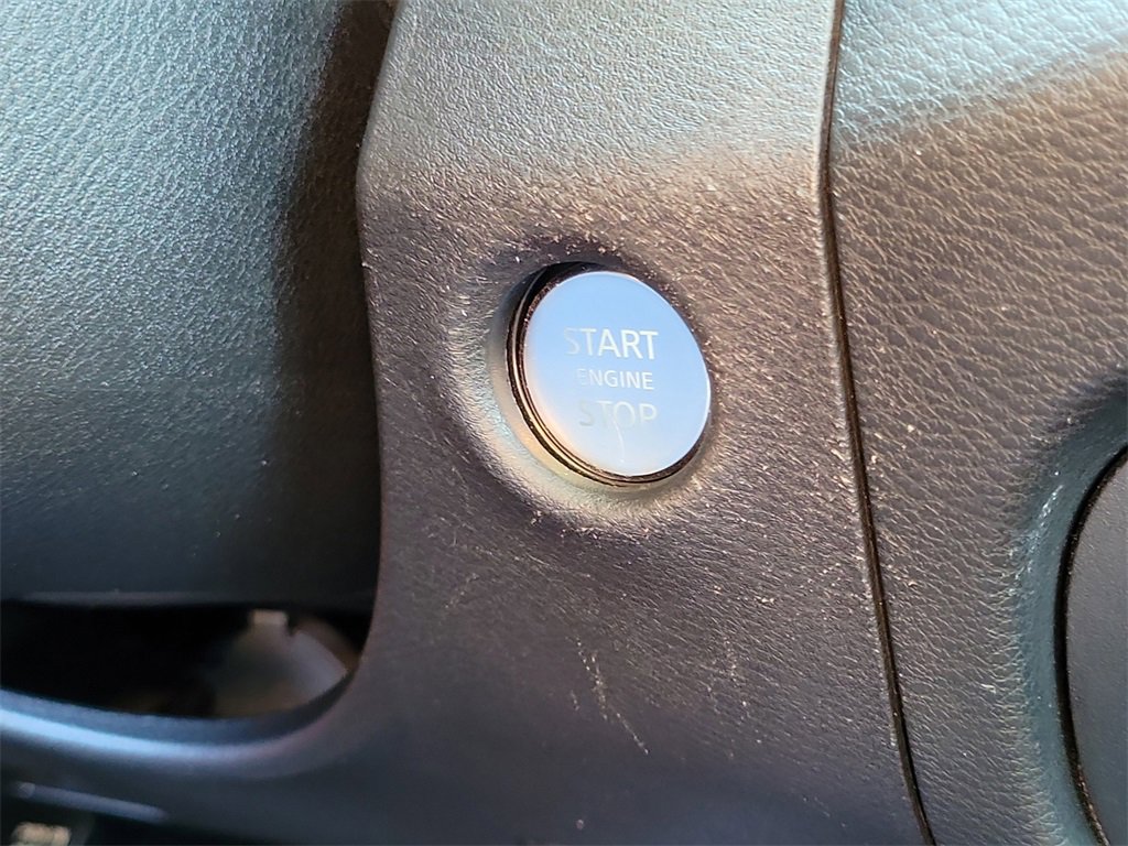 Used 2022 Nissan Frontier Pro-X image 12