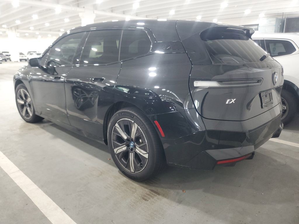Used 2024 BMW iX xDrive50 w/ Sport Package image 4