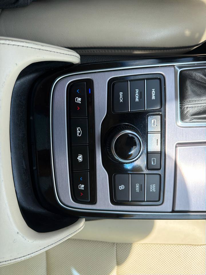 Used 2016 Hyundai Equus Signature RWD image 19
