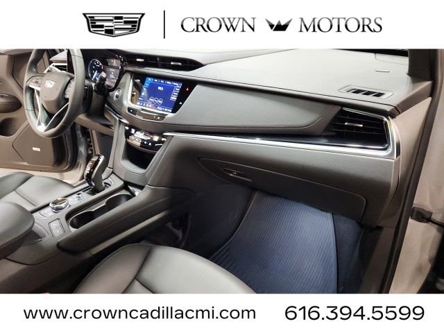 Certified 2025 Cadillac XT6 Luxury image 35