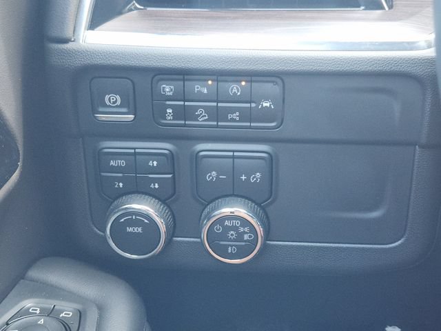 Used 2025 Chevrolet Tahoe Z71 w/ Comfort Package AWD/4WD image 23