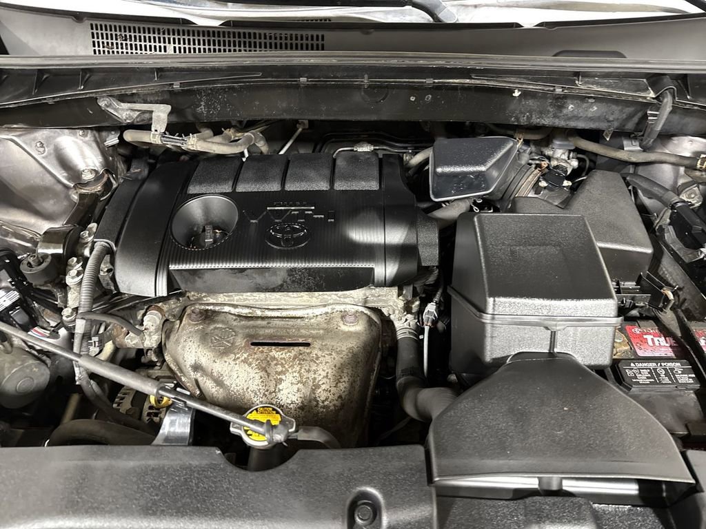 Used 2015 Toyota Highlander LE image 25