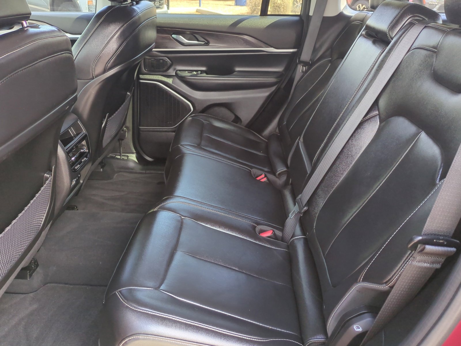 Used 2022 Jeep Grand Cherokee Limited 4xe image 17