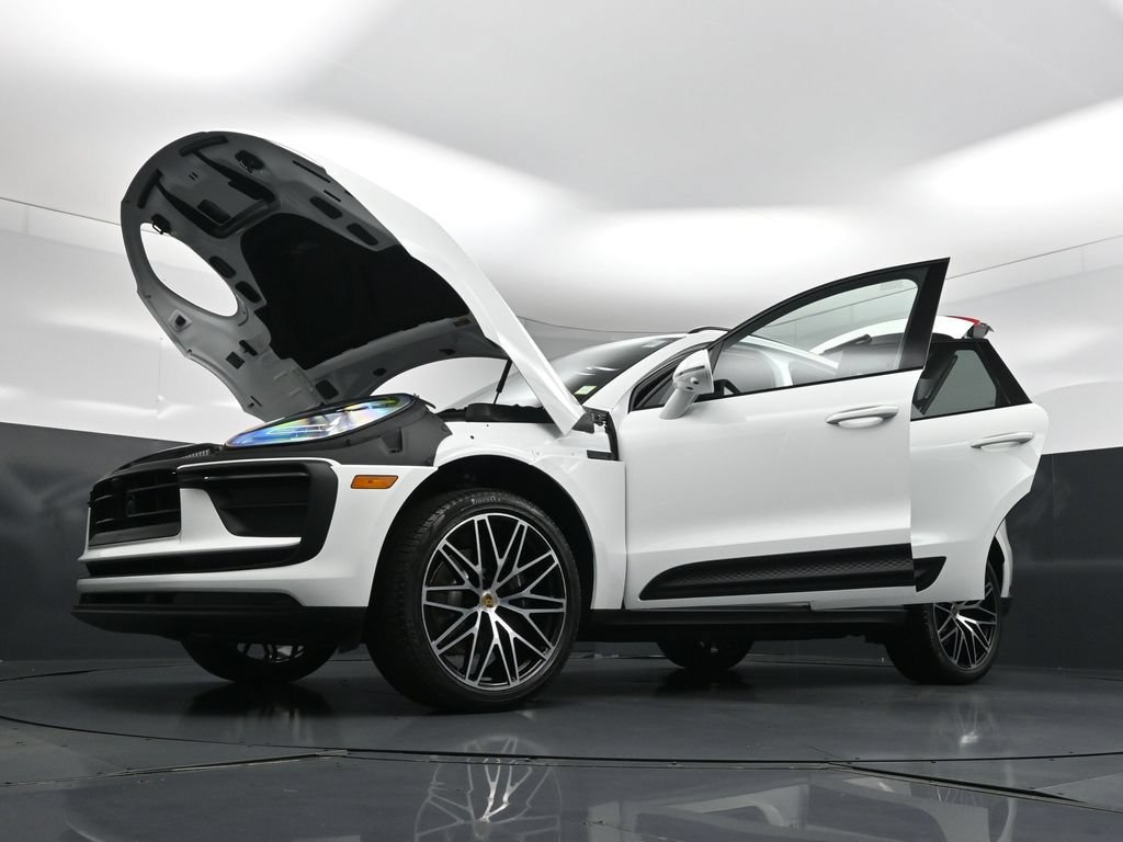 New 2026 Porsche Macan AWD/4WD image 35