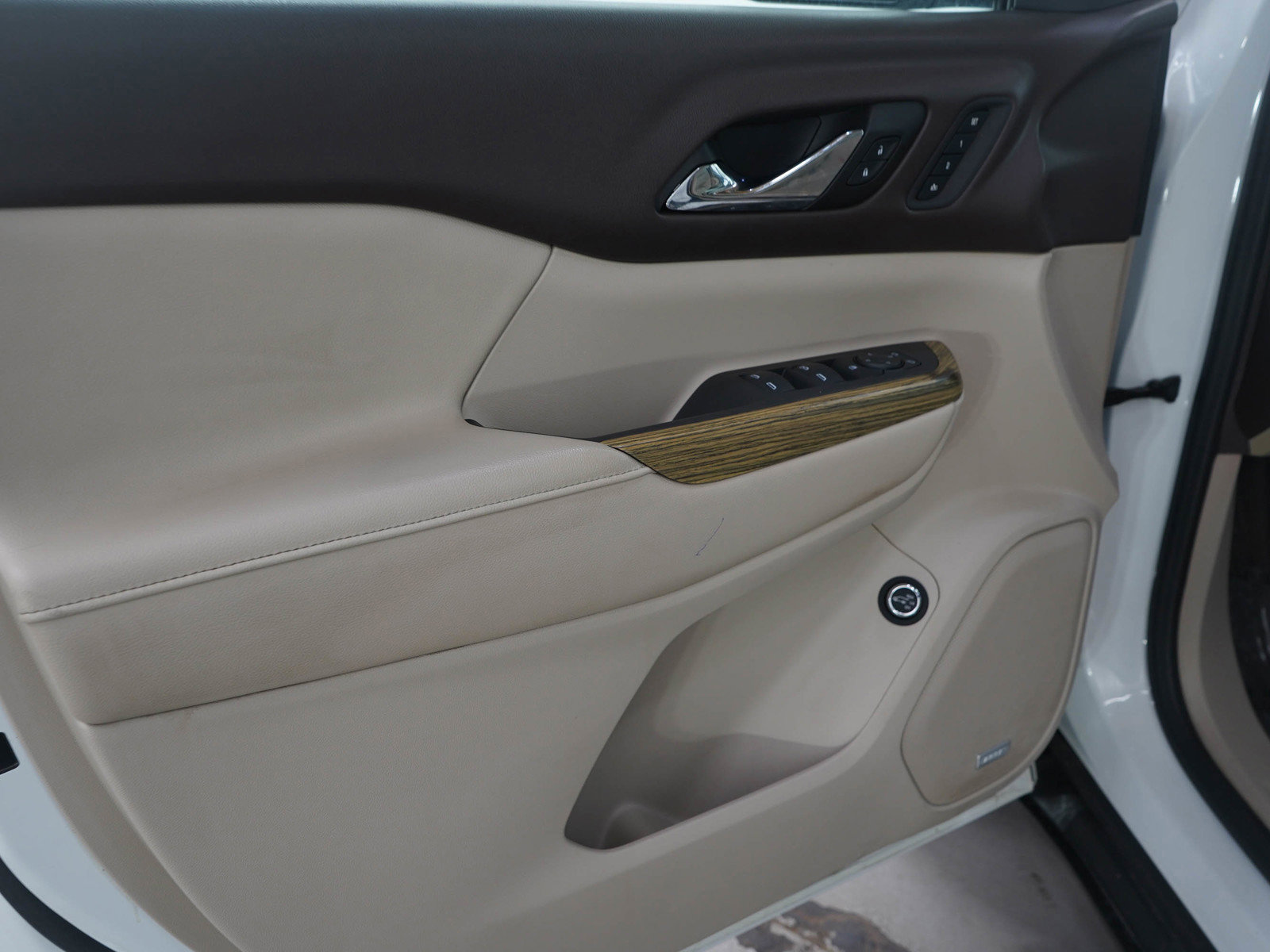 Used 2018 GMC Acadia Denali w/ Technology Package image 22