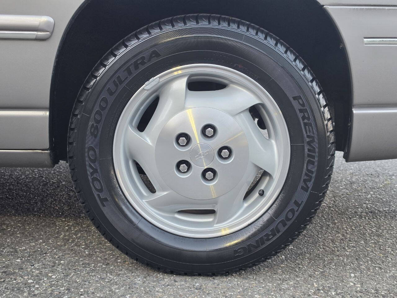 Used 1996 Chevrolet Lumina LS FWD image 26