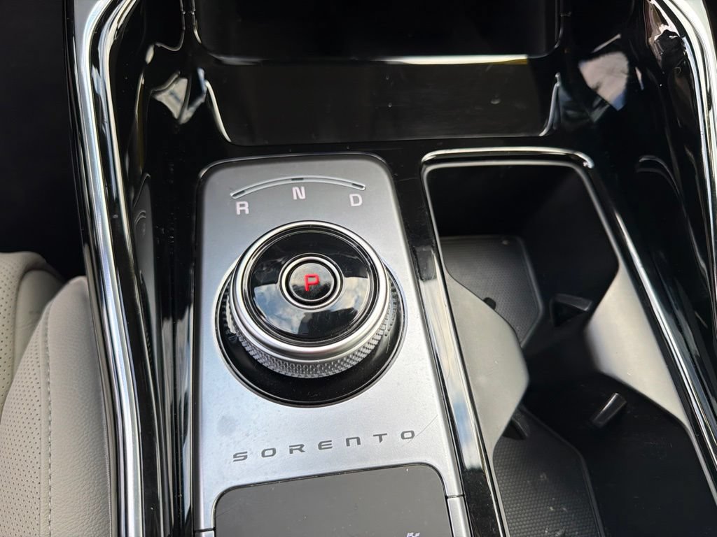 Certified 2023 Kia Sorento SX Prestige w/ Panoramic Sunroof Package AWD/4WD image 22