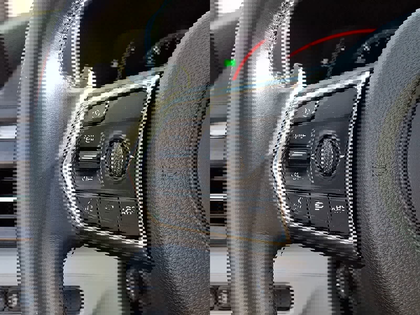 Used 2023 Acura MDX SH-AWD w/ Technology Package image 25