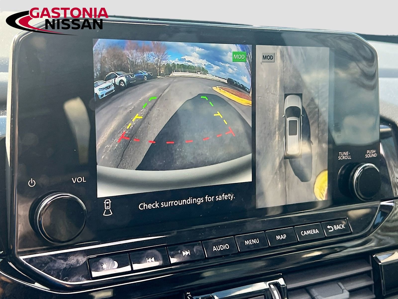 Used 2025 Nissan Pathfinder Platinum w/ Cargo Package image 18