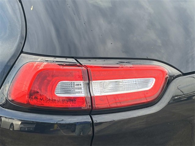 Certified 2016 Jeep Cherokee Latitude w/ Comfort/Convenience Group image 10