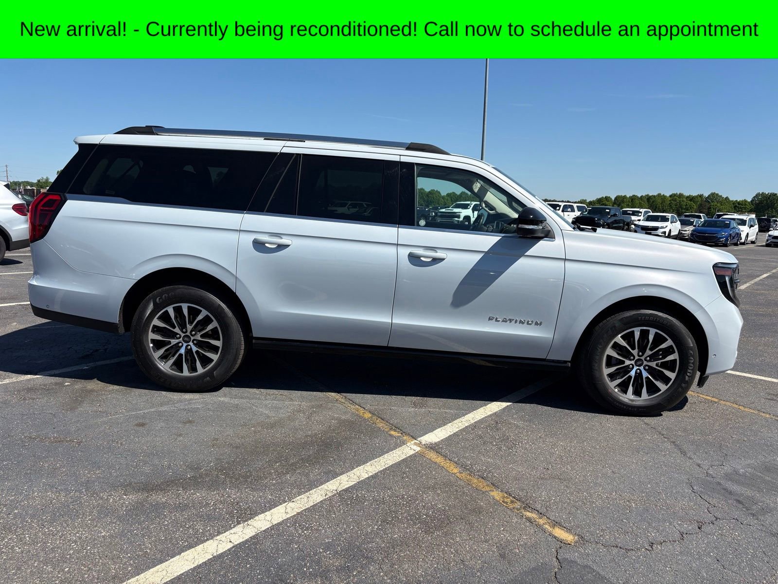 Used 2025 Ford Expedition Max Platinum AWD/4WD image 2