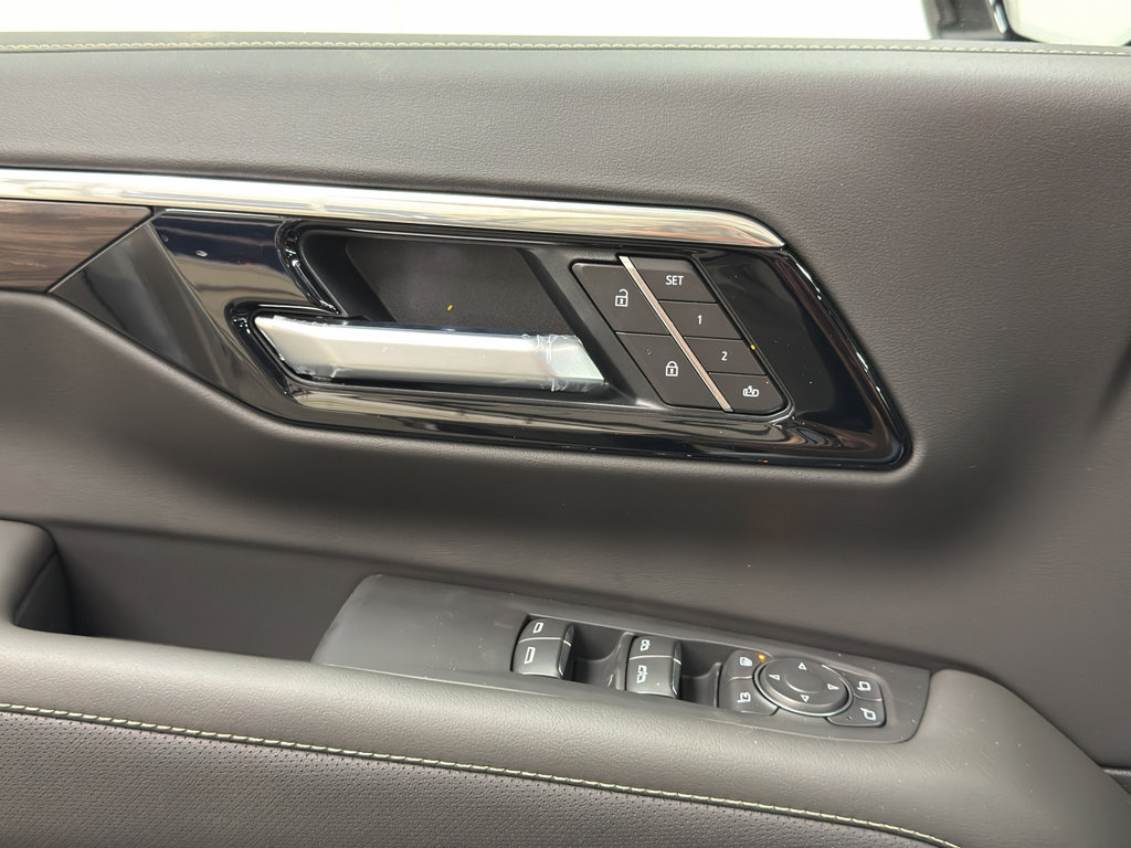 New 2026 Chevrolet Suburban Premier AWD/4WD image 24