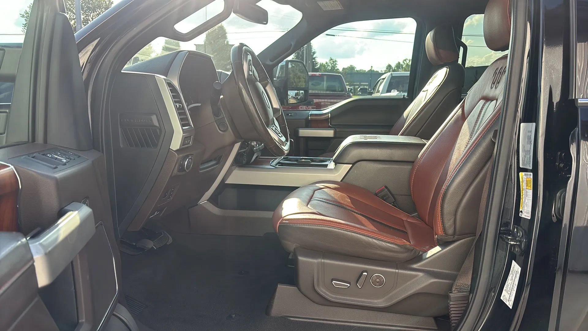 Used 2020 Ford F250 King Ranch w/ King Ranch Ultimate Package AWD/4WD image 23