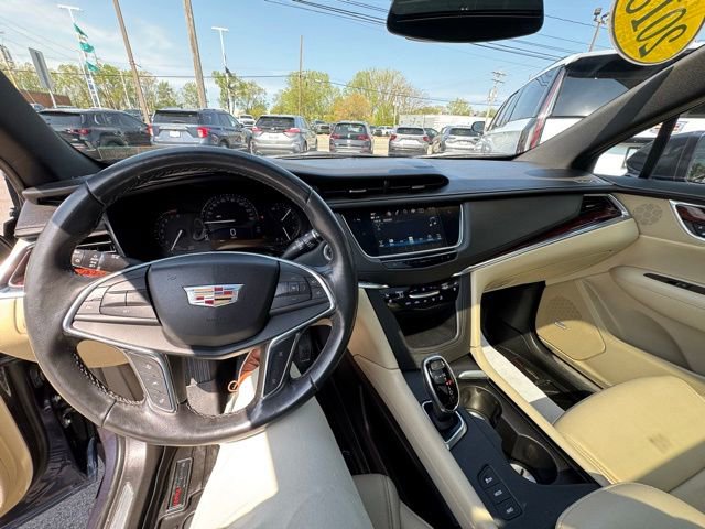 Used 2018 Cadillac XT5 Premium Luxury AWD/4WD image 5