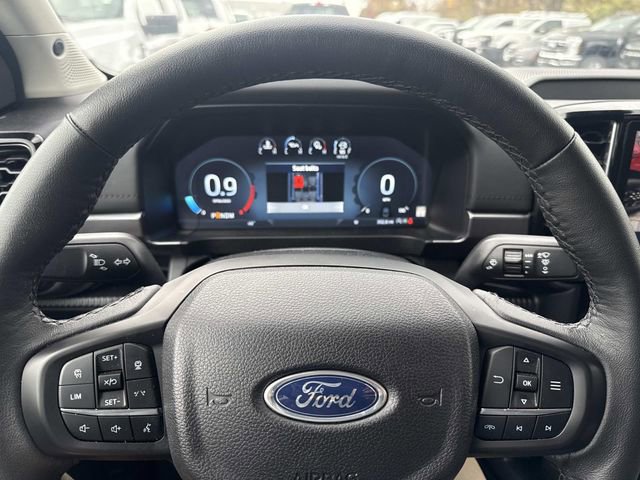 New 2025 Ford Ranger Lariat w/ Black Appearance Package image 13