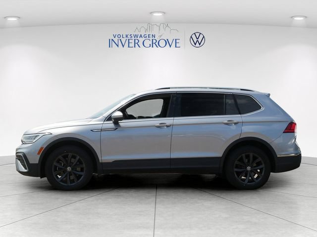 Certified 2023 Volkswagen Tiguan SE w/ Panoramic Sunroof Package AWD/4WD image 4