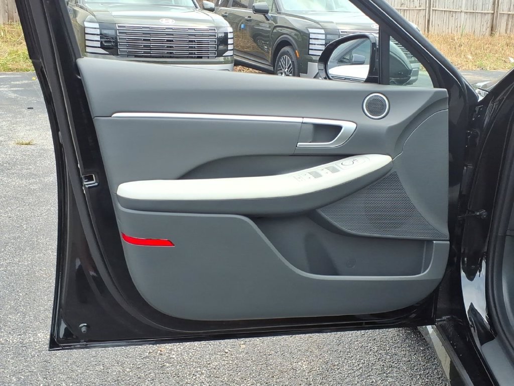 New 2026 Hyundai Sonata SEL FWD image 9