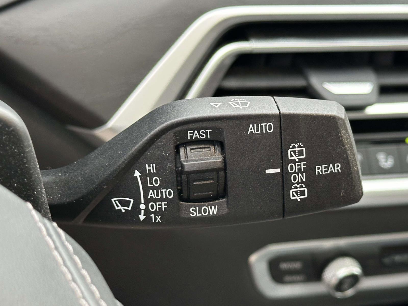 Used 2022 BMW X7 xDrive40i w/ Premium Package image 26