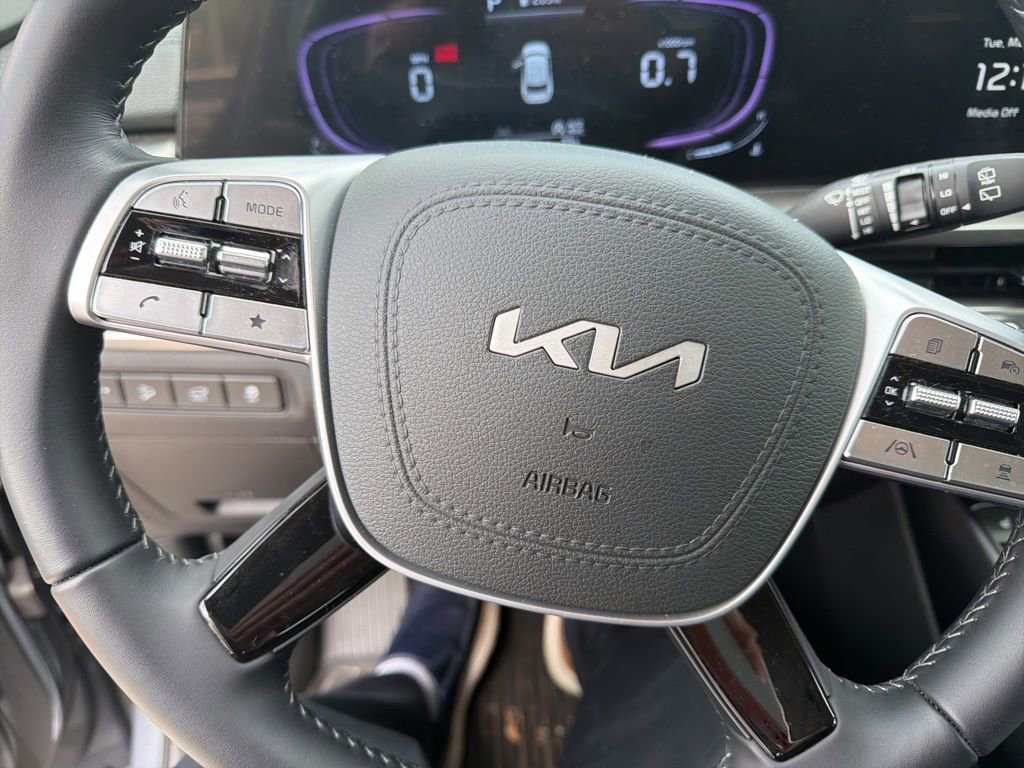 Used 2025 Kia Telluride S image 13