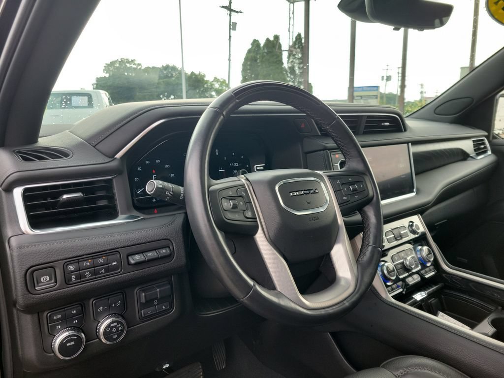 Used 2024 GMC Yukon Denali w/ Advanced Technology Package AWD/4WD image 23