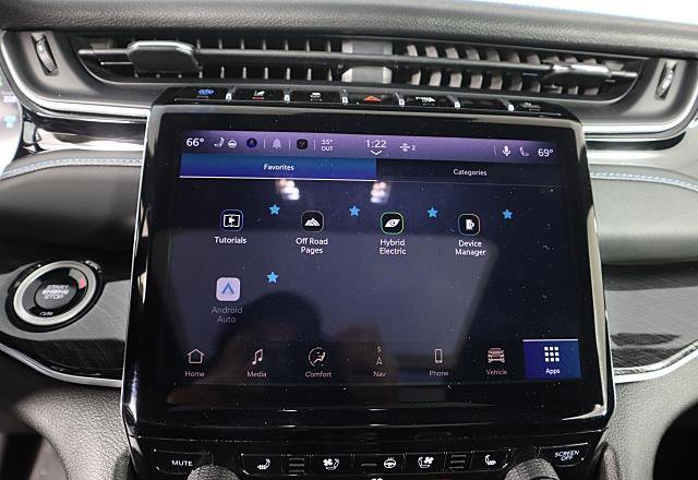 Used 2024 Jeep Grand Cherokee Trailhawk w/ Luxury Tech Group III image 39