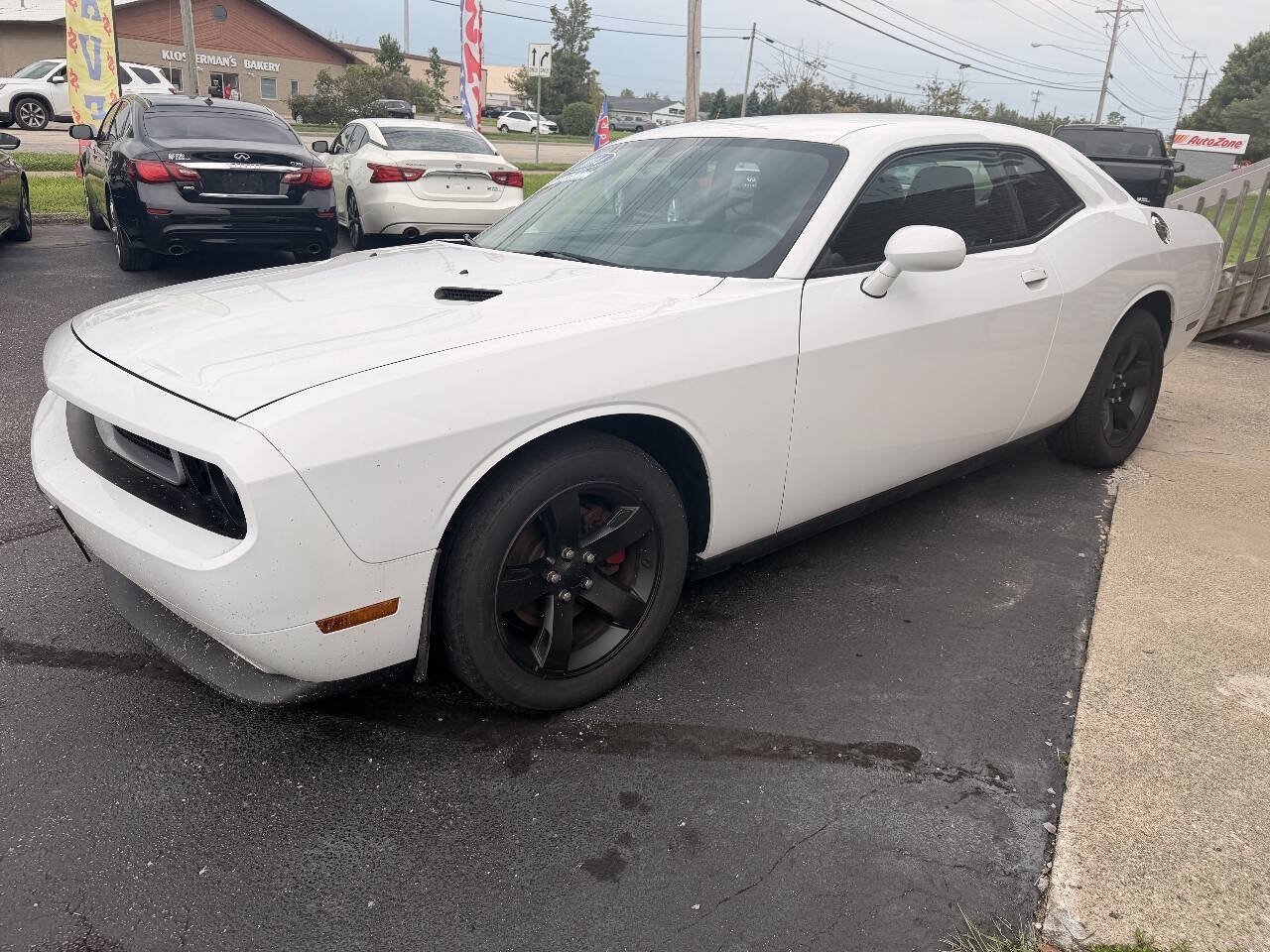 Used 2014 Dodge Challenger SXT RWD image 4