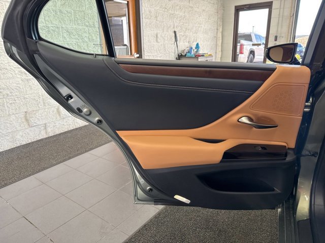 New 2025 Lexus ES 350 w/ Premium Package image 42