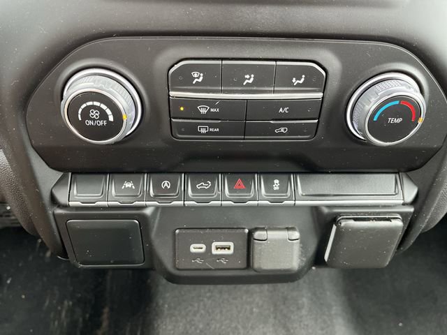 Used 2022 Chevrolet Silverado 1500 Custom image 18