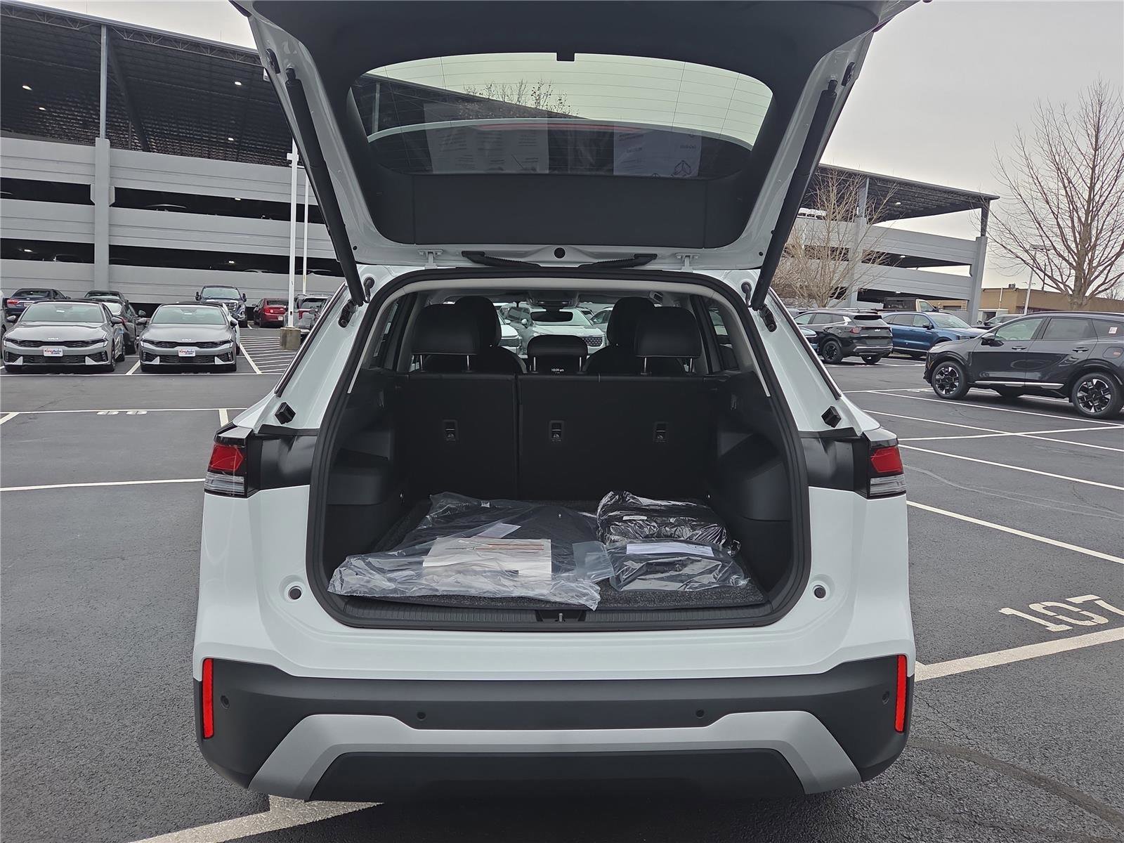 New 2026 Volkswagen Tiguan SE image 5