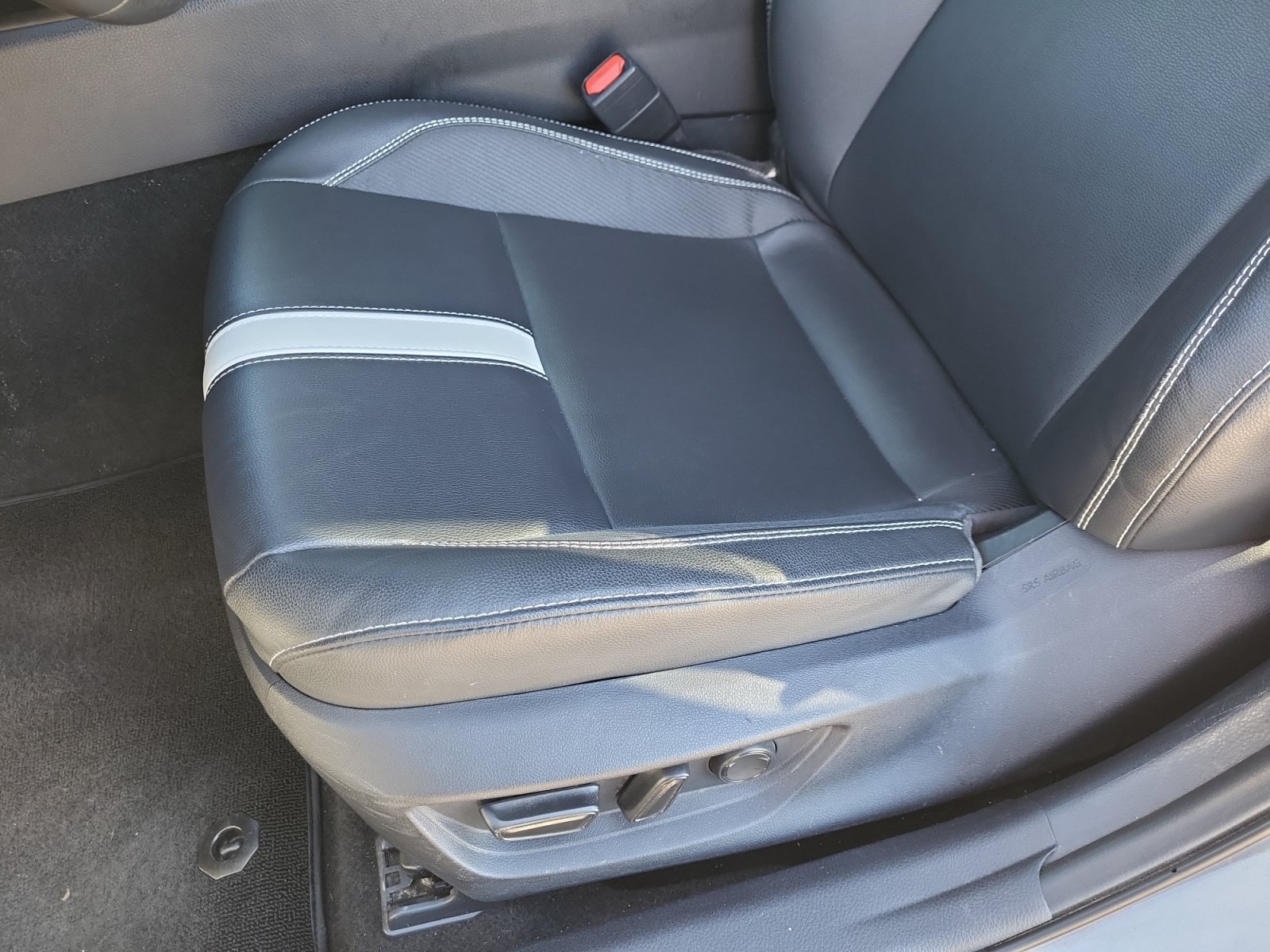 Used 2025 Toyota Camry SE FWD image 18