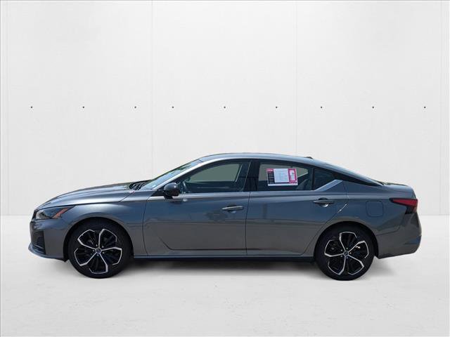 Used 2023 Nissan Altima 2.5 SR image 2
