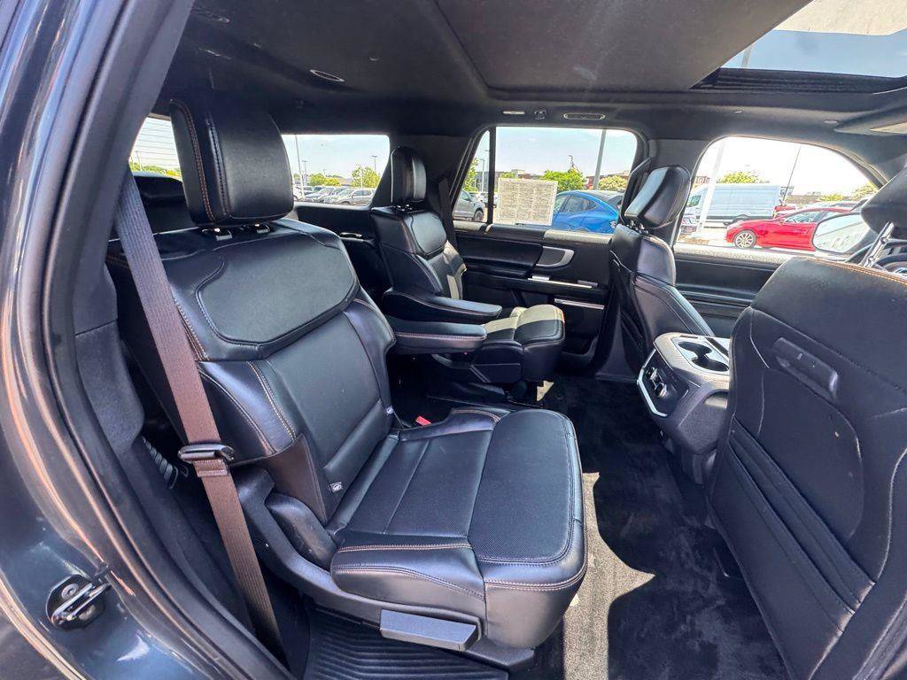 Used 2025 Ford Expedition Tremor AWD/4WD image 16