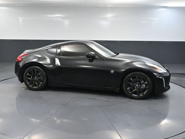 Used 2016 Nissan 370Z Coupe image 4