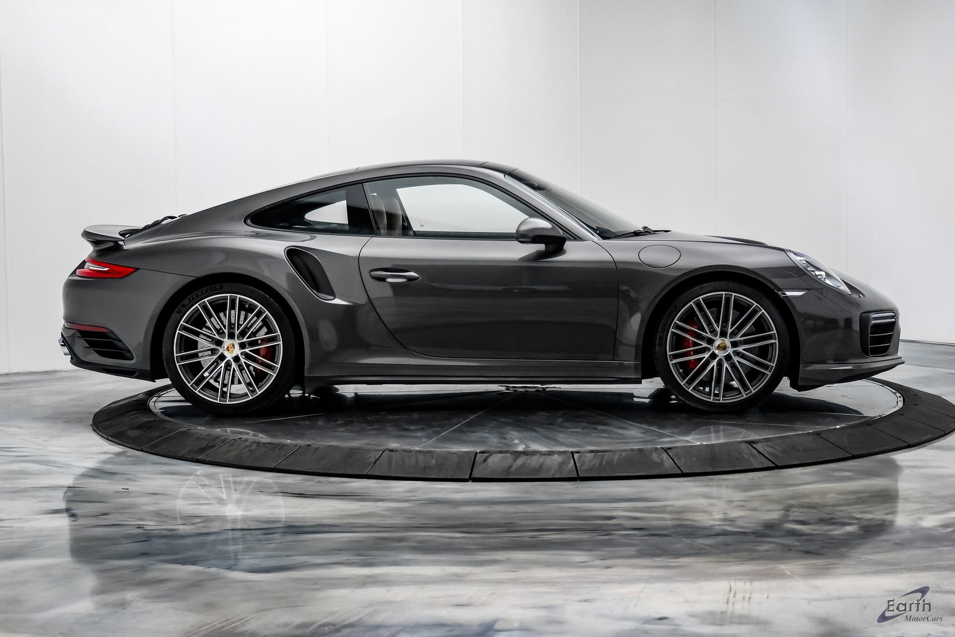 Used 2017 Porsche 911 Turbo image 18