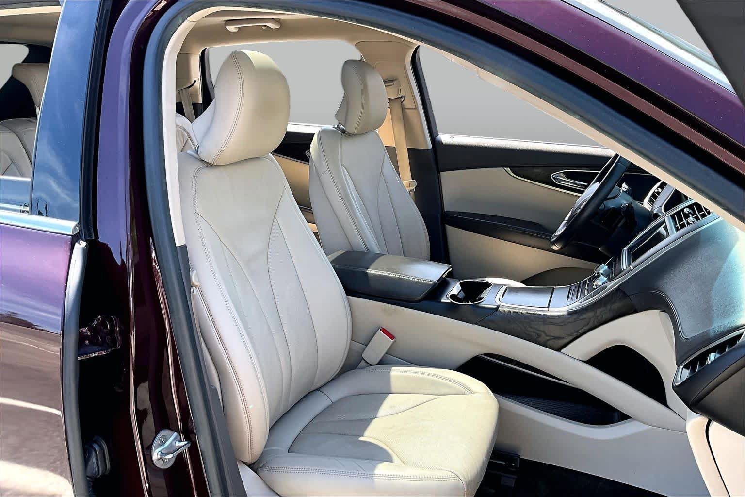 Used 2017 Lincoln MKX Reserve FWD image 9