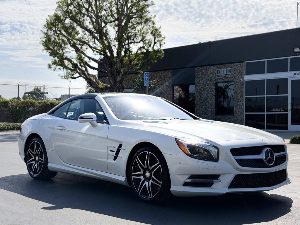 Used 2015 Mercedes-Benz SL 550 image 4