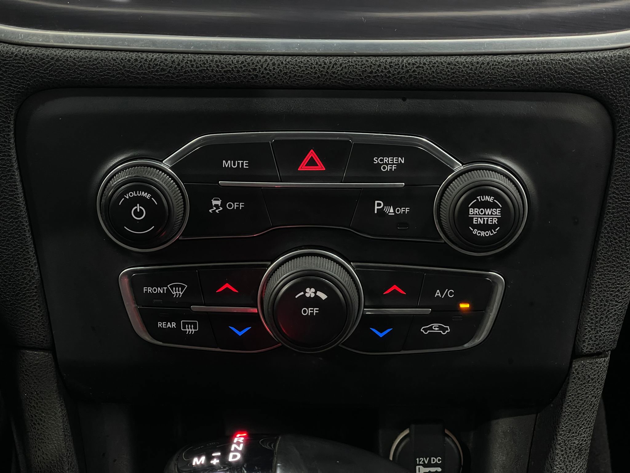 Used 2018 Dodge Charger SXT w/ Blacktop Package image 22