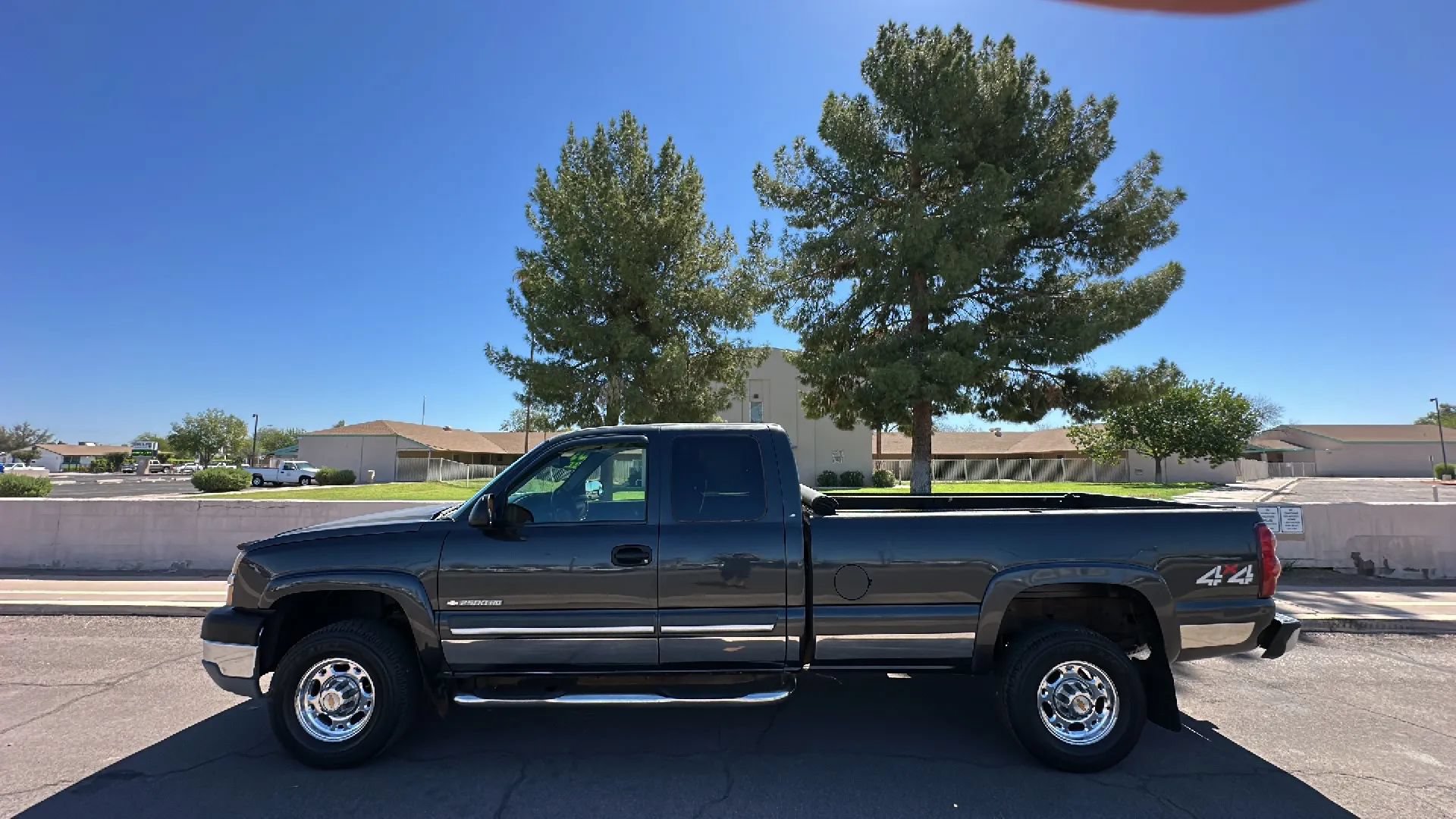 Used 2003 Chevrolet Silverado 2500 LS w/ Snow Plow Prep Package AWD/4WD image 1