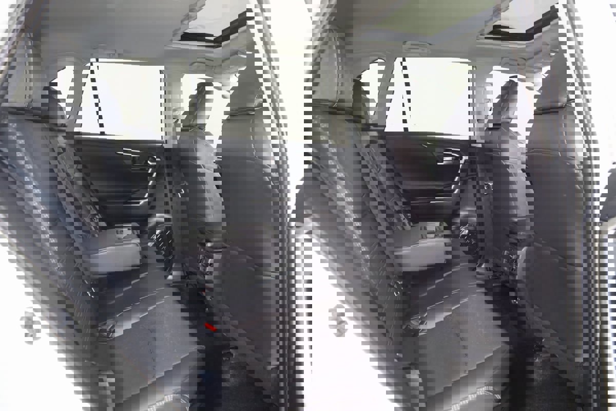 Used 2024 Toyota RAV4 Limited image 14