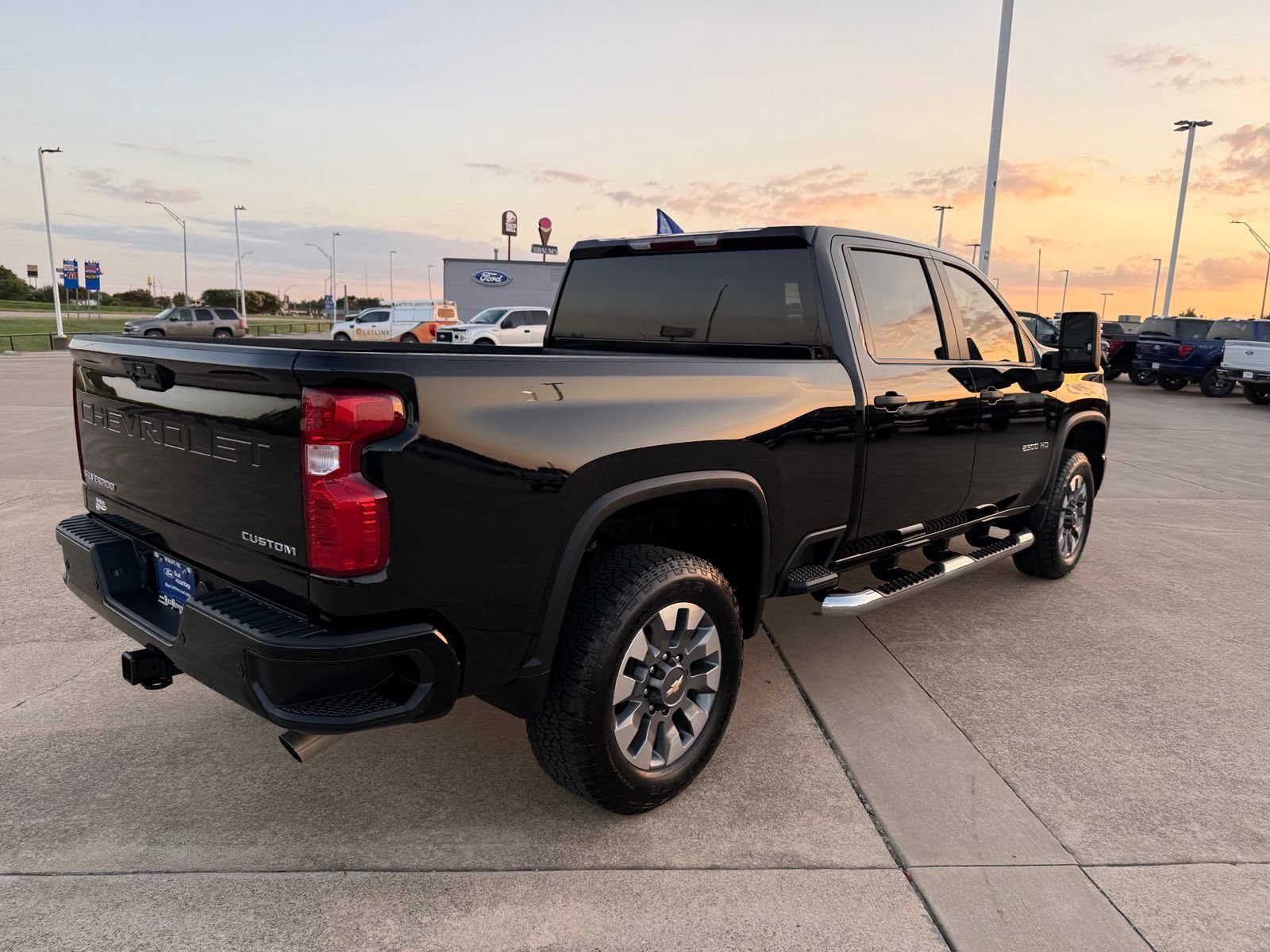 Used 2024 Chevrolet Silverado 2500 Custom w/ Custom Value Package AWD/4WD image 5