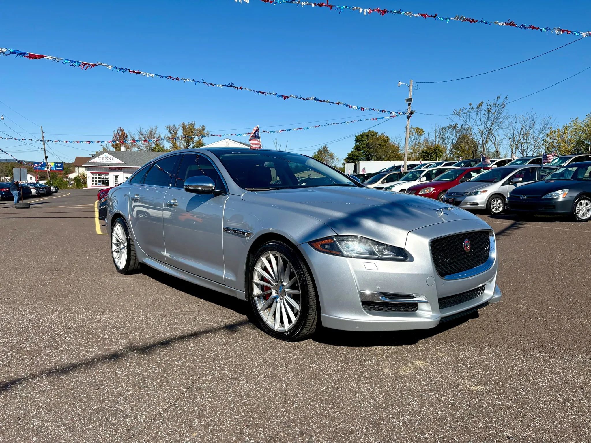 Used 2017 Jaguar XJ R-Sport image 7