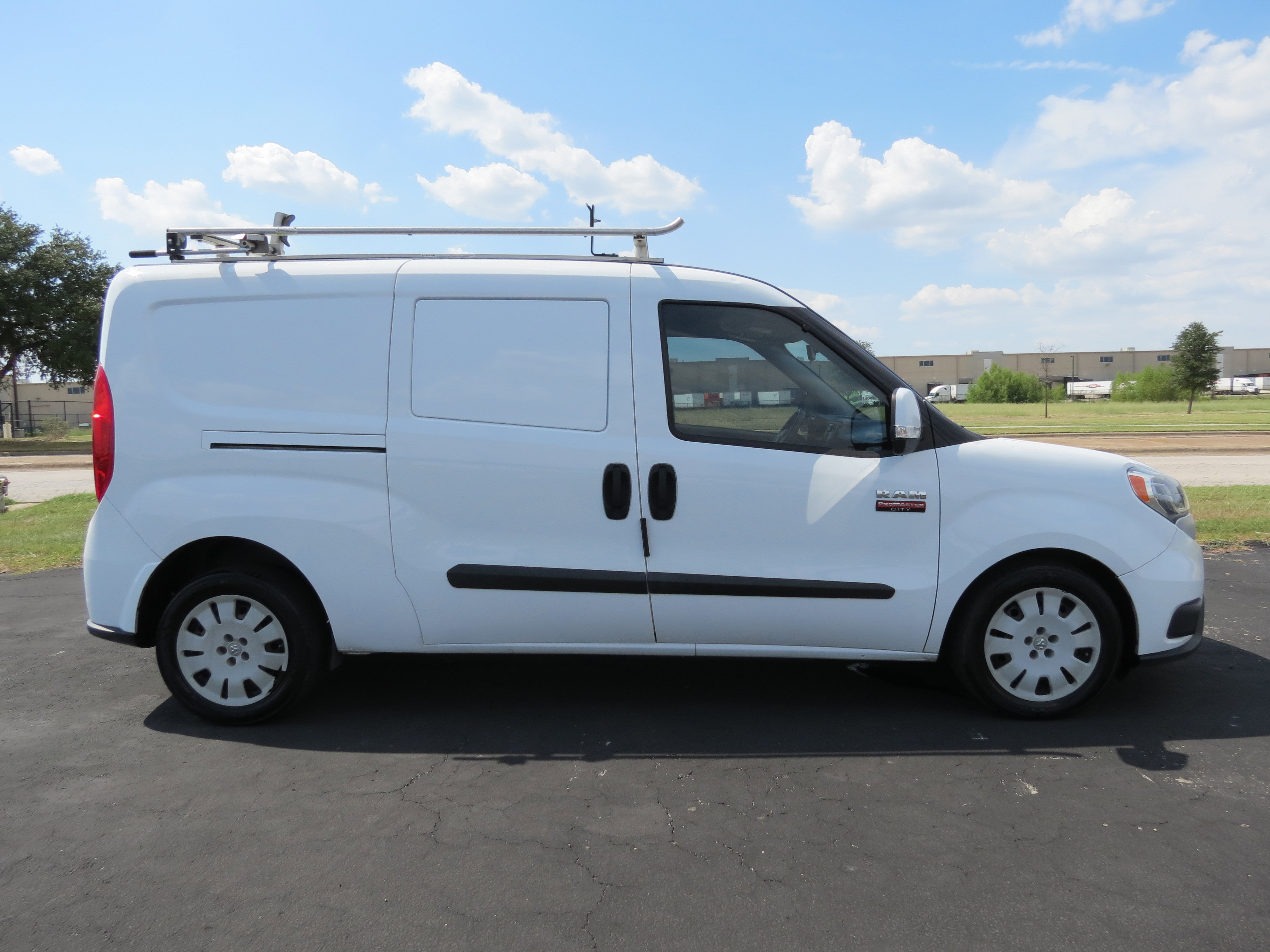 Used 2018 RAM ProMaster City Tradesman SLT image 4