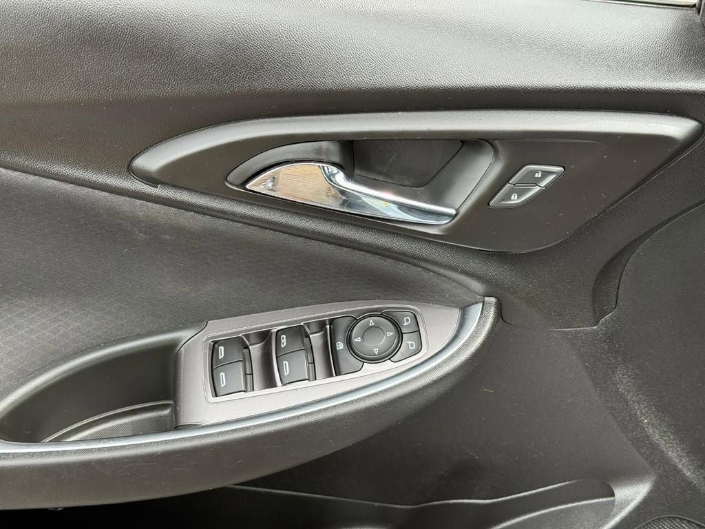 Used 2021 Chevrolet Malibu LT FWD image 14
