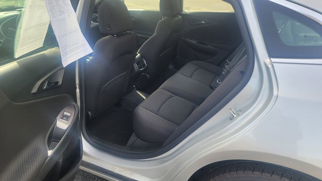 Used 2020 Chevrolet Malibu LT image 25
