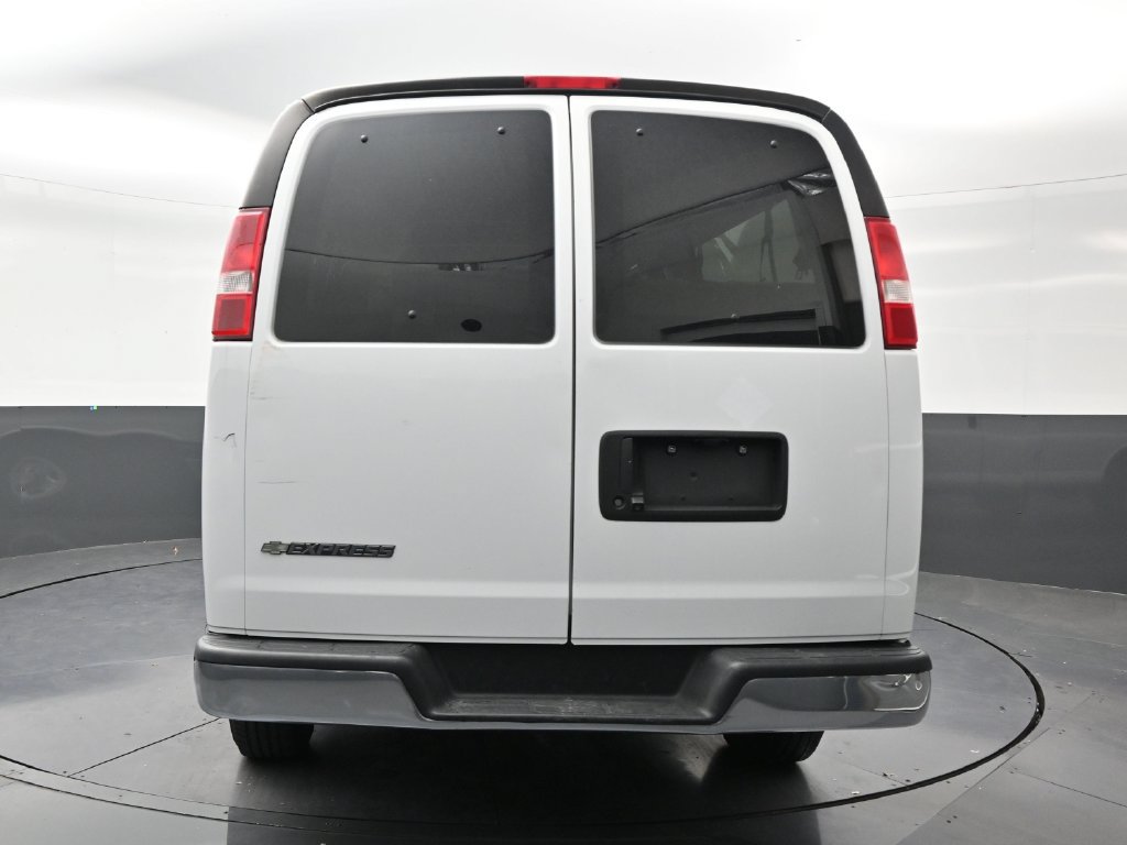 Used 2022 Chevrolet Express 3500 LS w/ Chrome Appearance Package RWD image 4