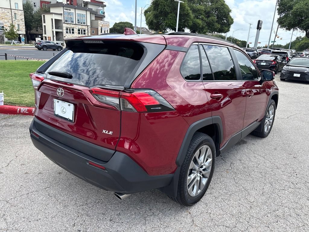 Used 2023 Toyota RAV4 XLE Premium FWD image 5