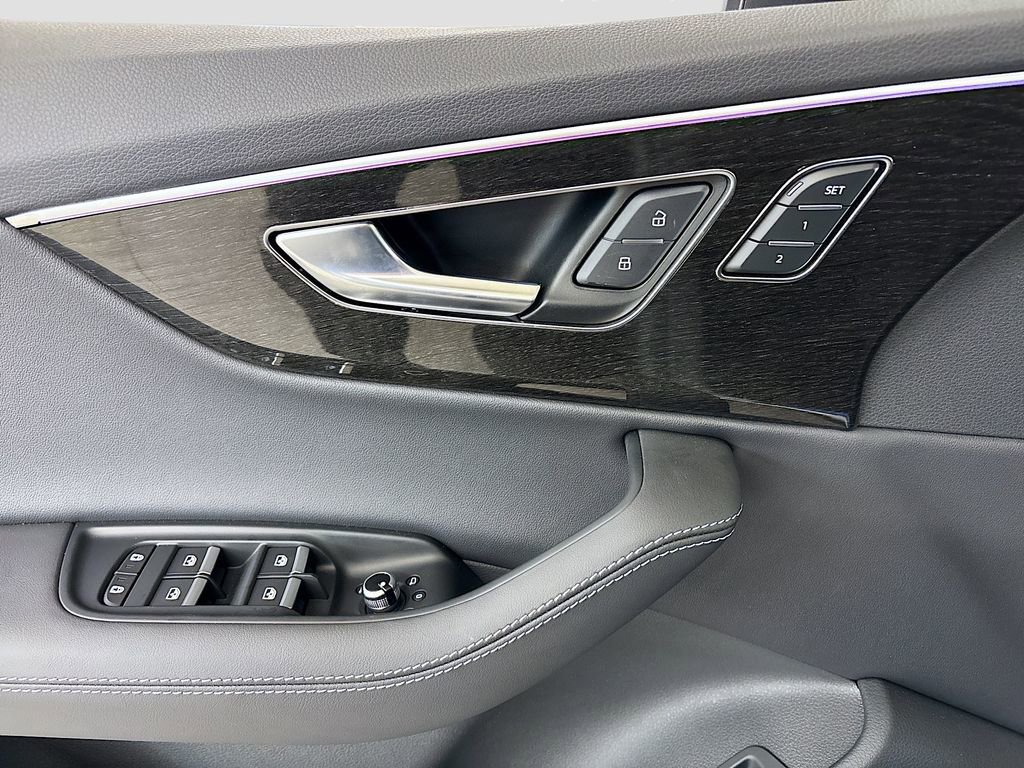 Used 2025 Audi Q7 2.0T Premium Plus image 19