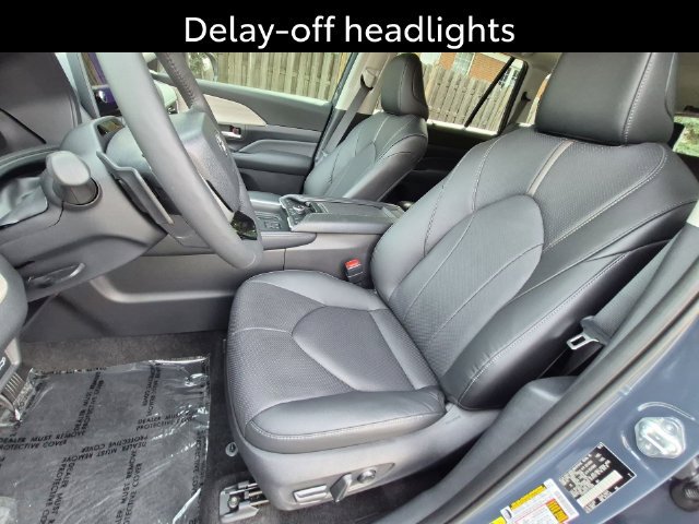 Certified 2026 Toyota Grand Highlander AWD image 13
