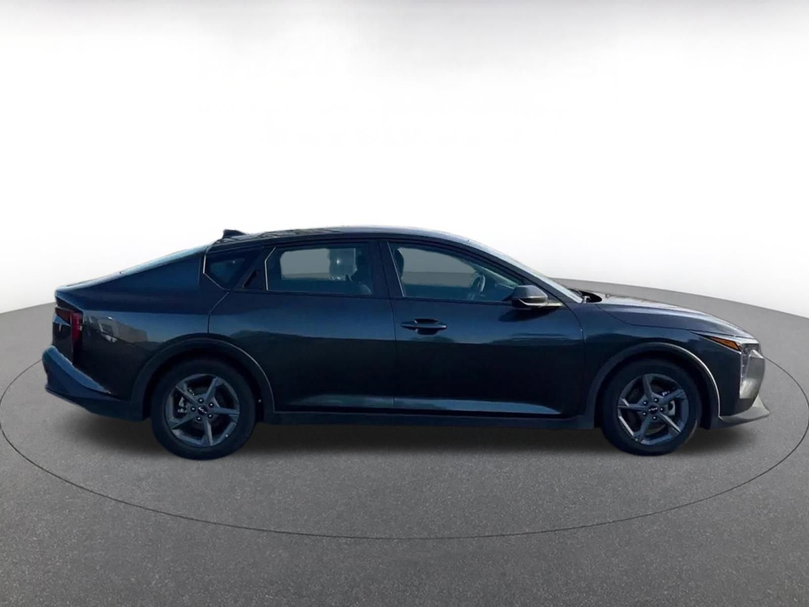 Used 2025 Kia K4 LXS image 17