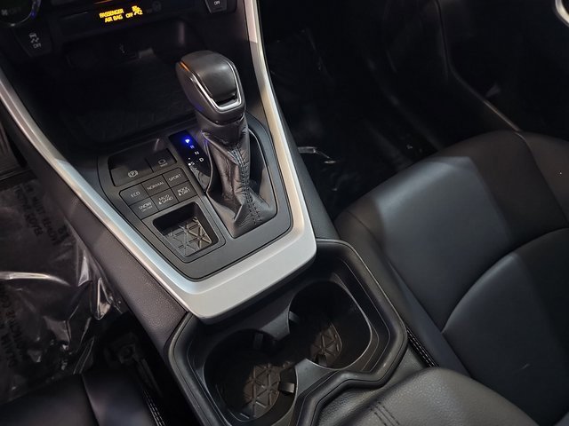 Used 2021 Toyota RAV4 XLE Premium image 24